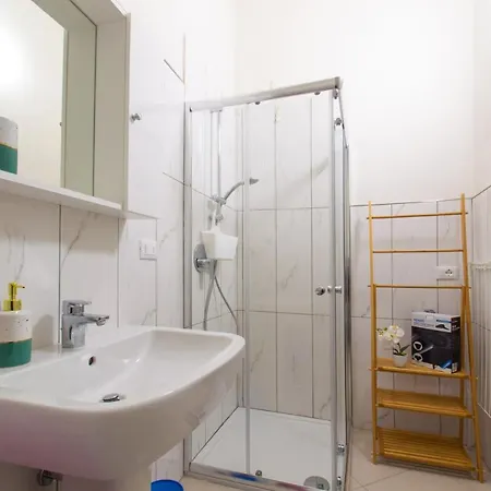 לינה וארוחת בוקר Venga 3*